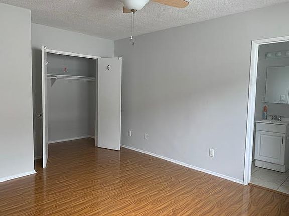 2nd image of 822 S Shenandoah St APT 2