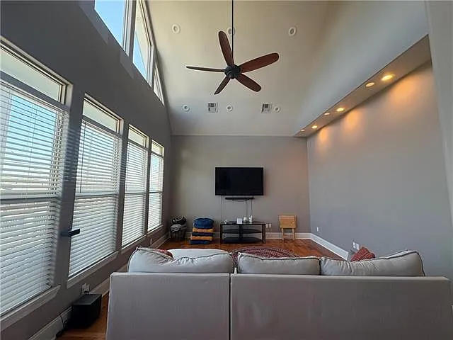 1529 Schnell Dr — Photo 12