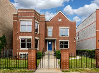 3354 S Giles Ave, Chicago, IL 60616