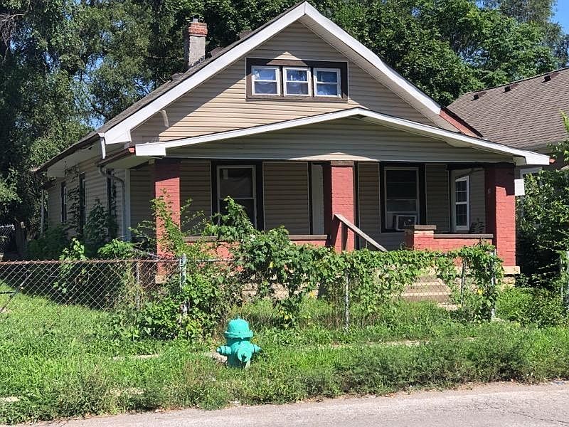 2nd image of 1219 N Holmes Ave