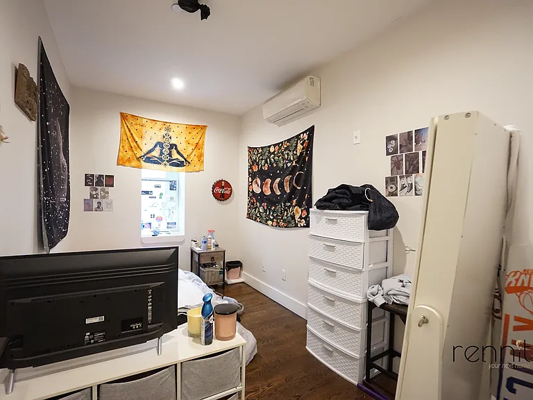 1031 Montgomery St #2F — Photo 5