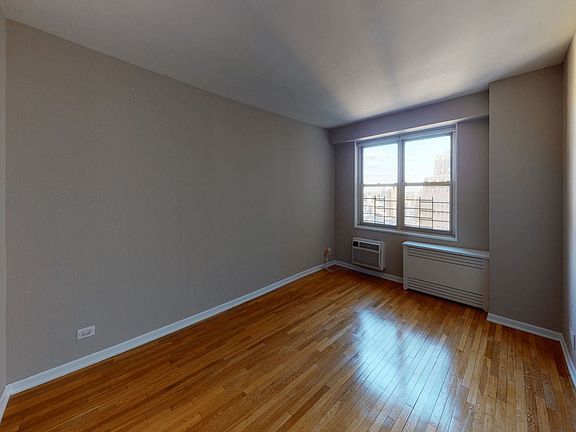 4th image of 310 Greenwich St APT 33L