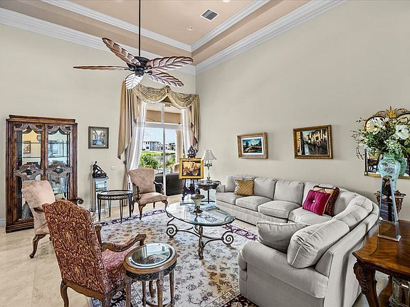 5th image of 211 SE Bella Strano