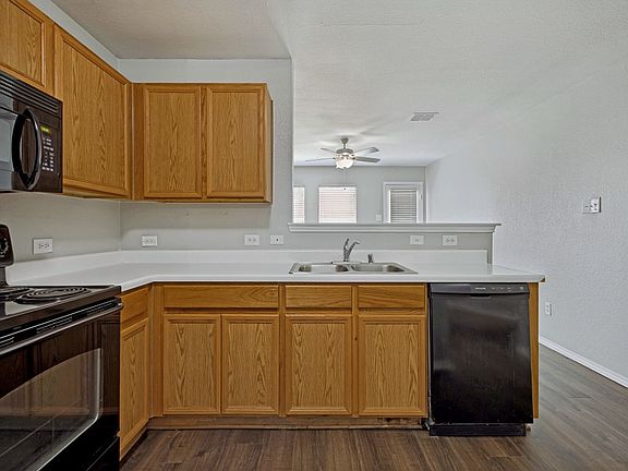 4th image of 1442 Whitewater Dr
