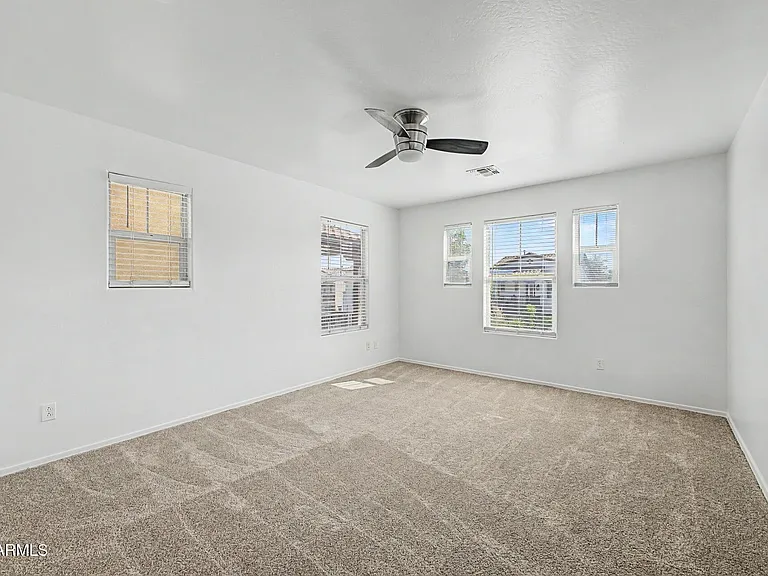 2879 N Claire Dr — Photo 16