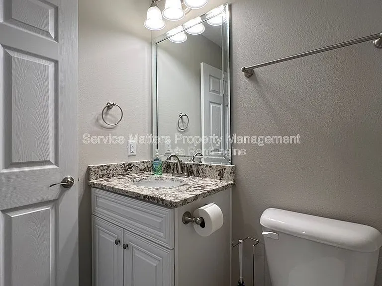 2965 N 14th Ave — Photo 32