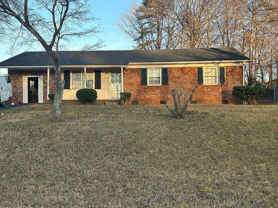 1st image of 1303 Rolling Ln