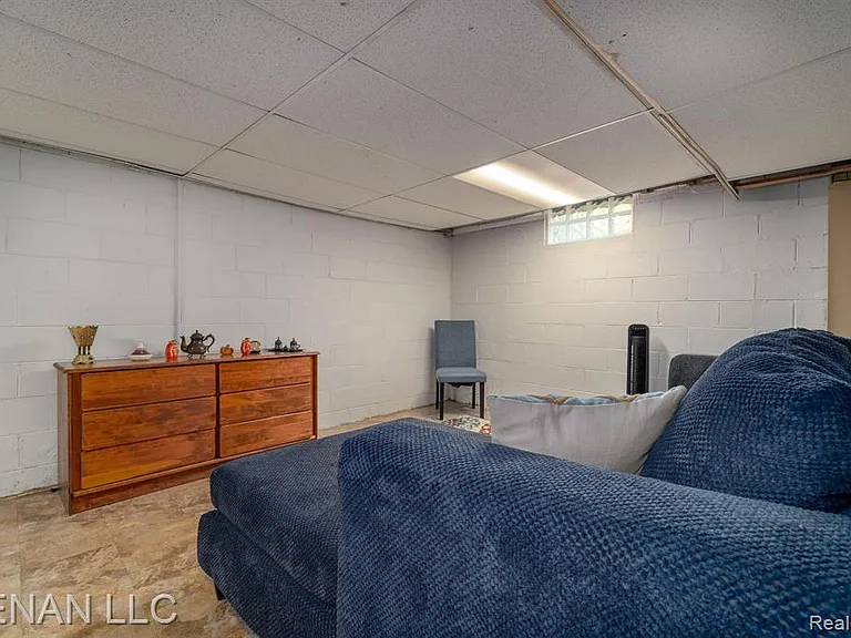 6001 Warwick St — Photo 9