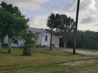 806 W Nelson Ave, Seadrift, TX 77983