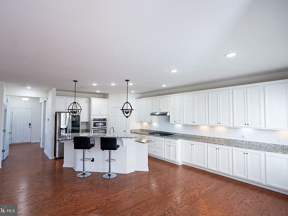 4th image of 610 Kent Ct