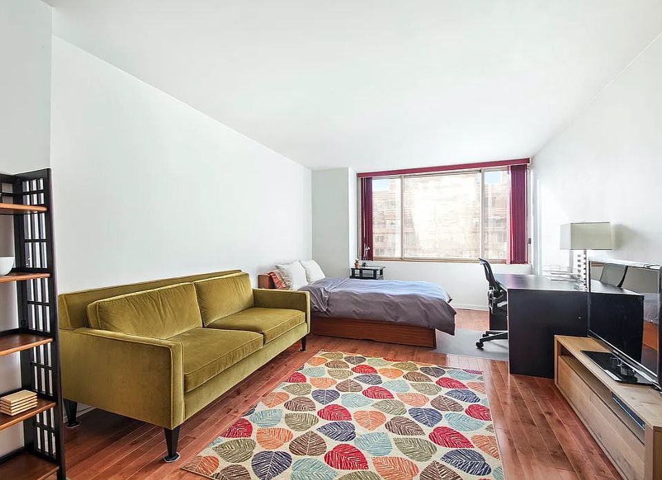1st image of 350 W 50th St APT 5JJ