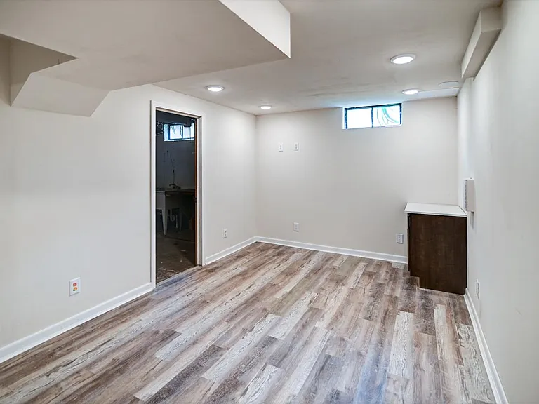 10 Bradford Ln — Photo 48