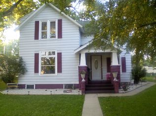 216 E Bluff St, Cherokee, IA 51012