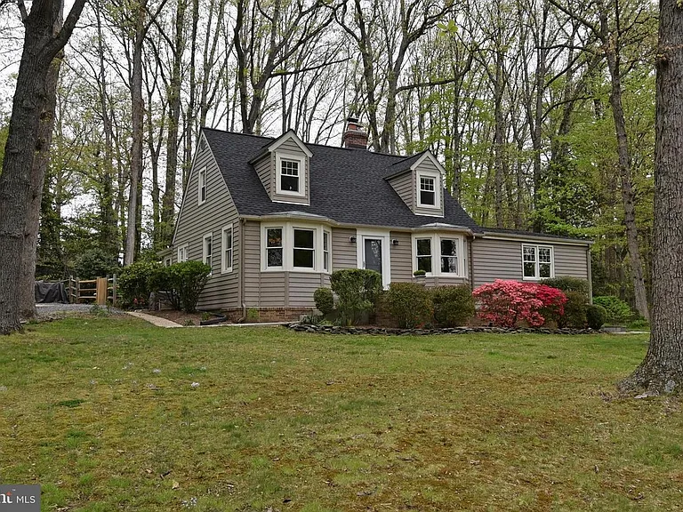 7104 Triad Way — Photo 1