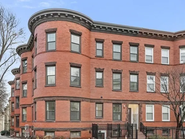 65 Pleasant St #1, Brookline, MA 02446