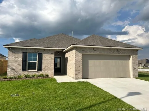 216 Summit Ave, Sulphur, LA 70665