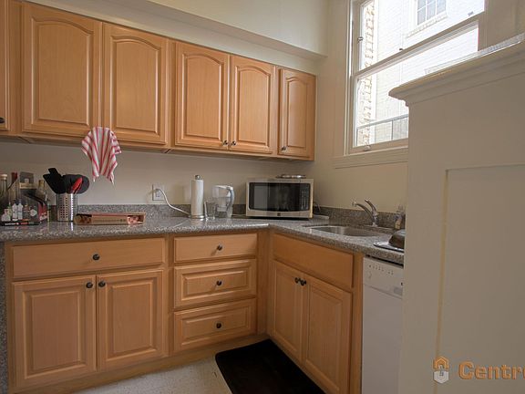 3rd image of 2045 California St #12