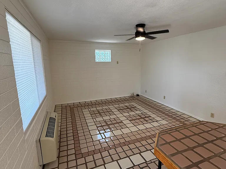 295 N Hill St #1 — Photo 7
