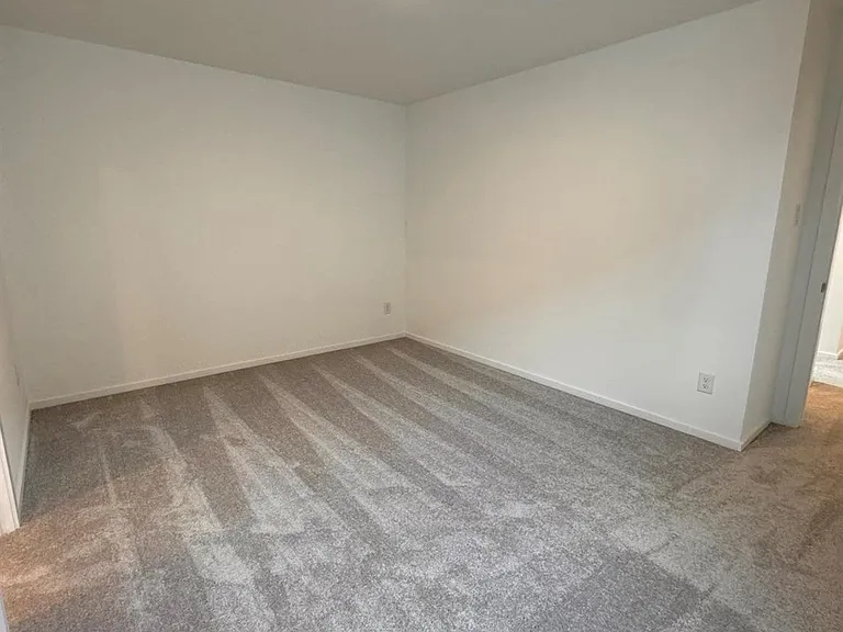 21483 Carosella Dr — Photo 6