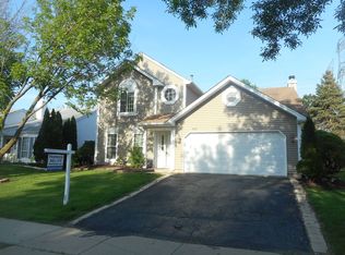 775 Thoreau Dr, Elgin, IL 60120