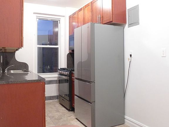 5th image of 2828 Kings Hwy APT 4C