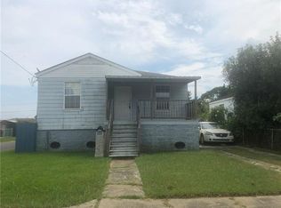 902 Central Dr, Gretna, LA 70053