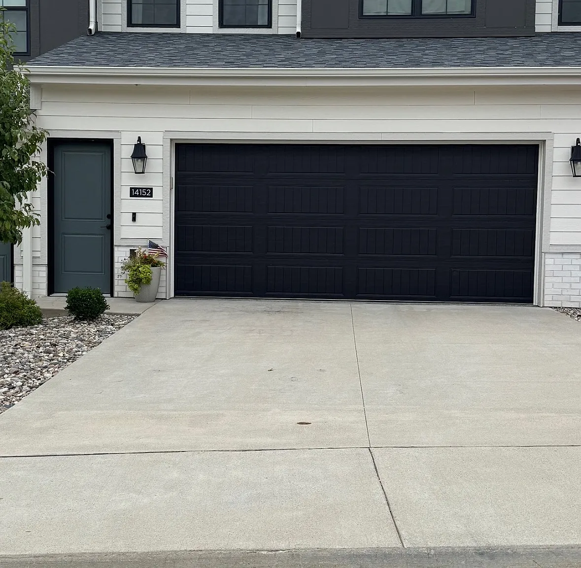 3 bed, 2.5 bath, 1467 sqft, $2,000 — Photo 1