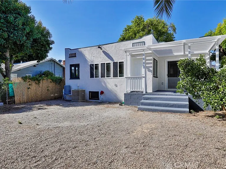 1444 3rd St — Photo 44