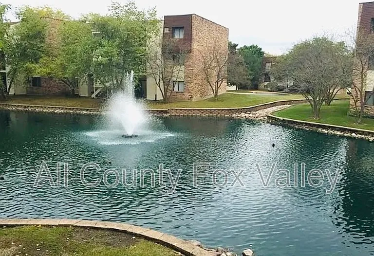 170 S Waters Edge Dr #1 — Photo 2