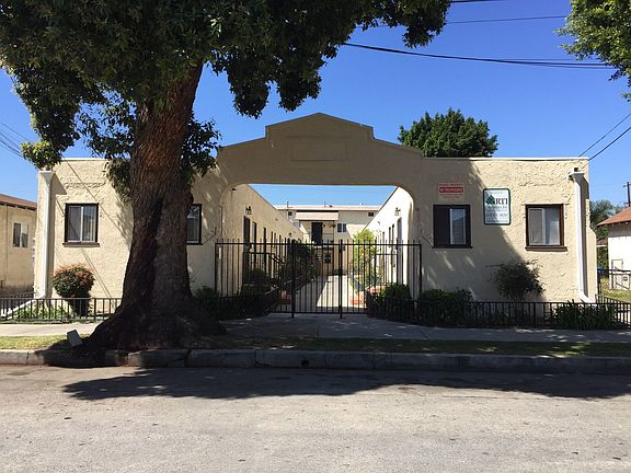 2nd image of 1153 1/4 Ravenna Ave #0