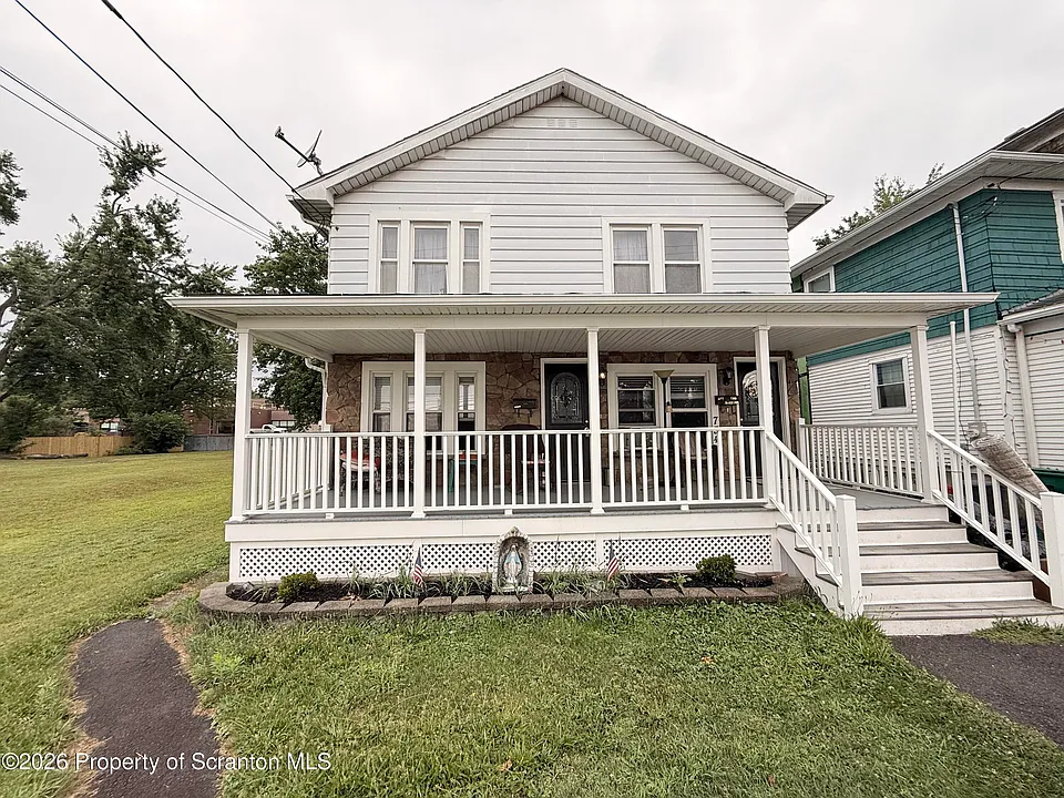 734 S Main St #1