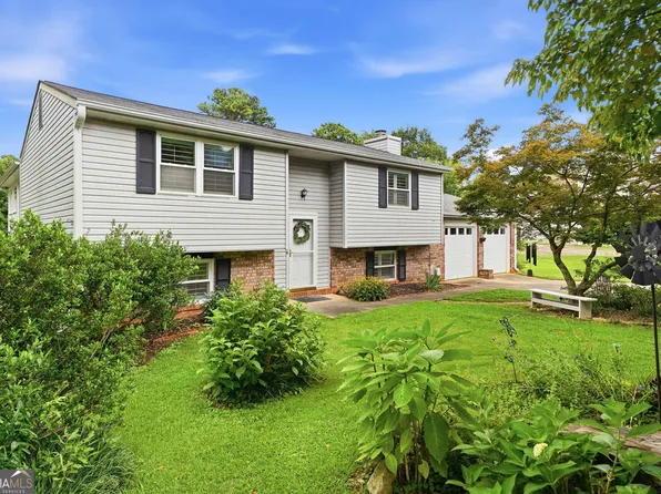 2081 Branch View Dr, Marietta, GA 30062