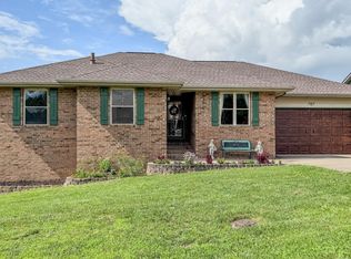 707 E Bryant Ave, Ozark, MO 65721