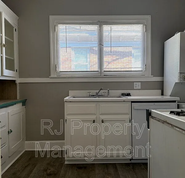 72 N Belvedere Blvd #4 — Photo 10