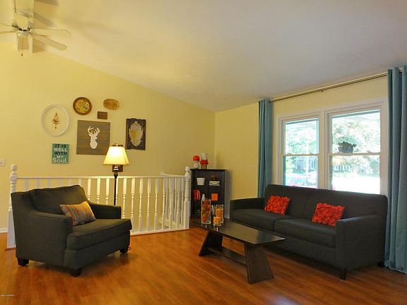 4th image of 6947 Georgetown Ave