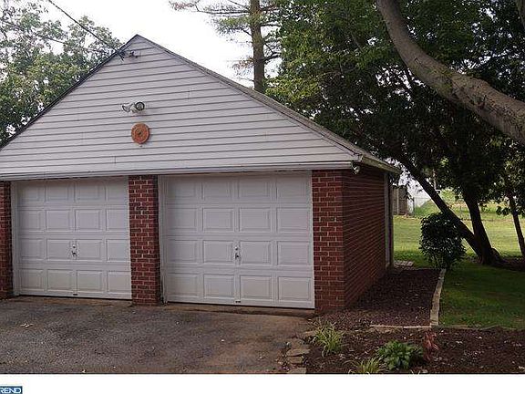 4th image of 37 Boxwood Ave