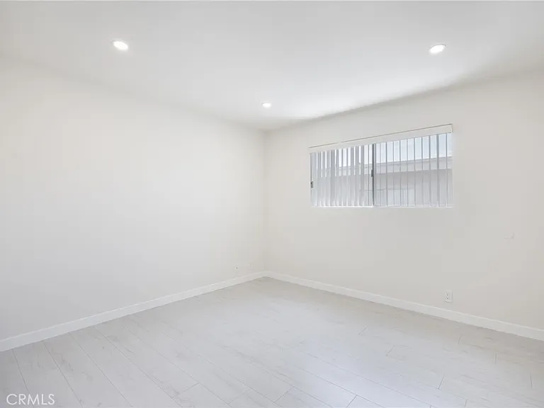 333 Riverdale Dr #14 — Photo 8