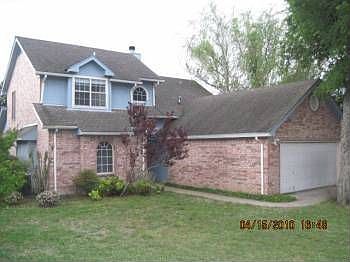 1st image of 2806 Kneese Dr