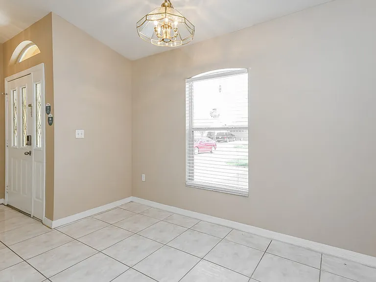 2318 Sweetwater Blvd — Photo 8