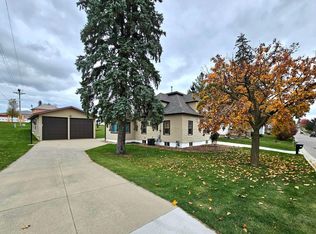 170 1st St SW, Spring Grove, MN 55974