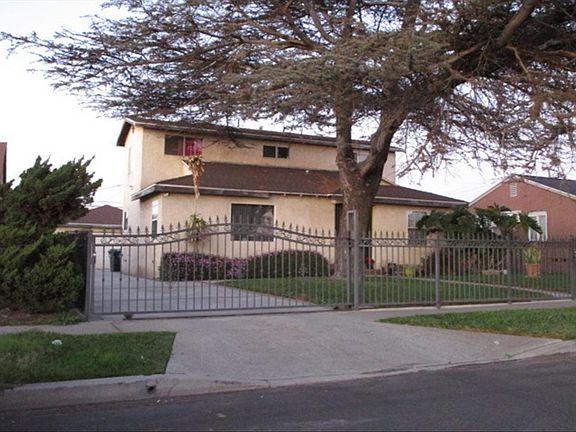 2nd image of 713 W Rosecrans Ave