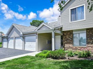 7020 Remington Ct APT 102, Woodridge, IL 60517