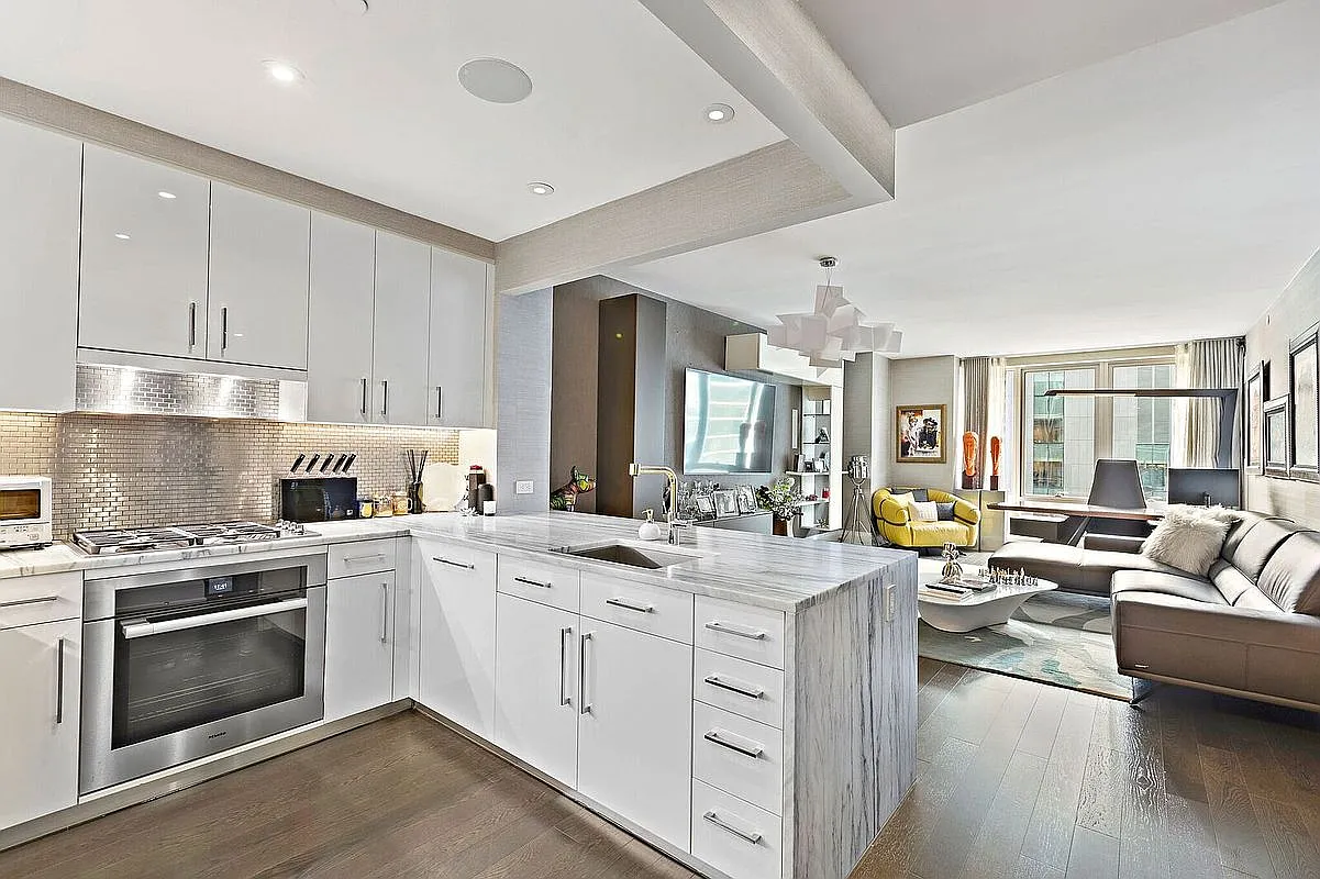 50 Riverside Blvd APT 11H photo 1