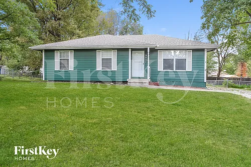 308 Oak St W Photo 1