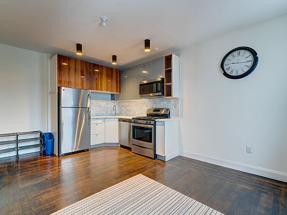 3rd image of 514 Orange St #41