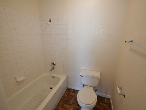 2nd image of 1401 Linnbaker Ln