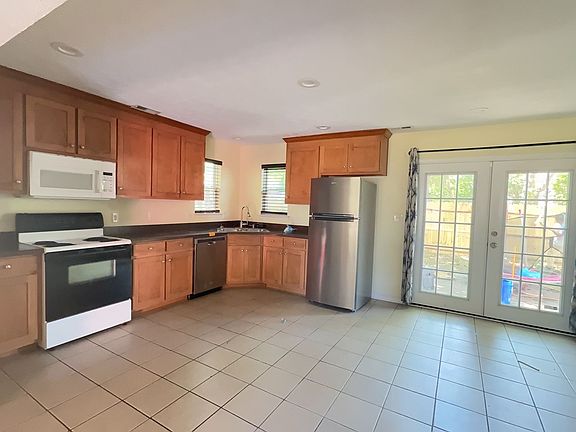 2nd image of 3605 Shell Rd