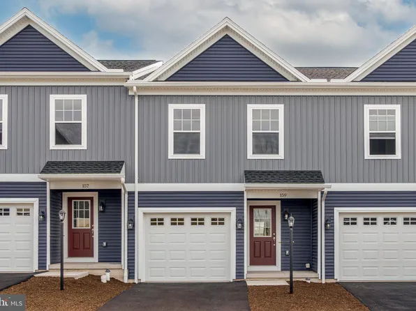 159 Highpoint Park Dr, Pleasant Gap, PA 16823