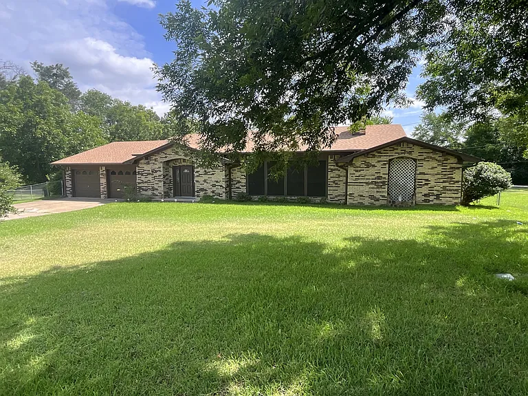 530 Hilliard Dr — Photo 1