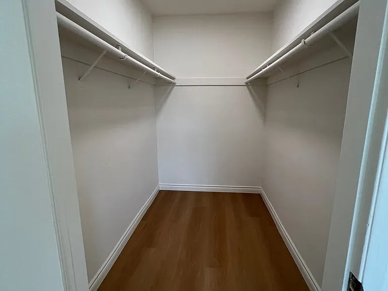 200 S Mariposa Ave — Photo 10